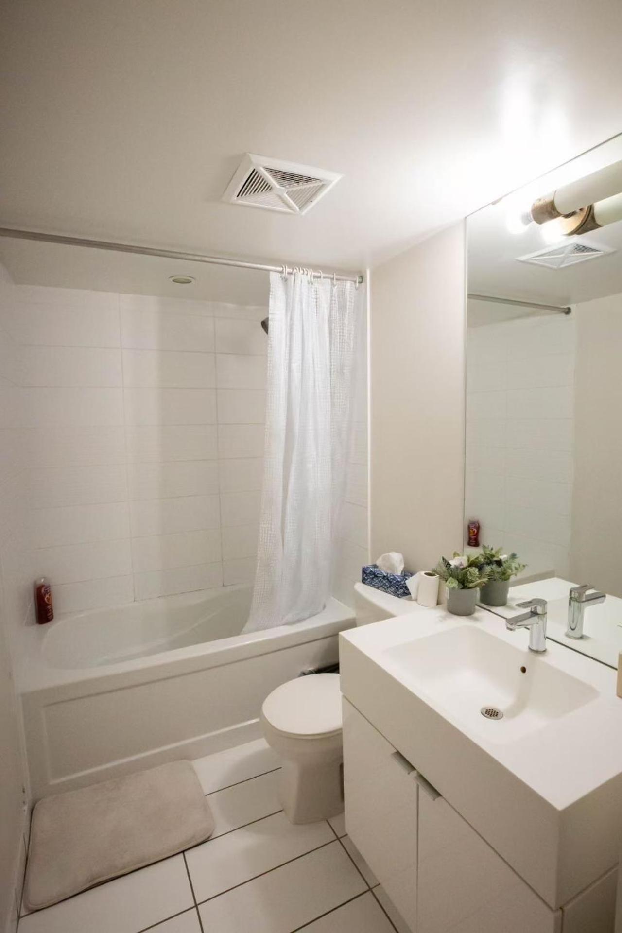 تورونتو Cn Tower View Suite With Free Parking المظهر الخارجي الصورة